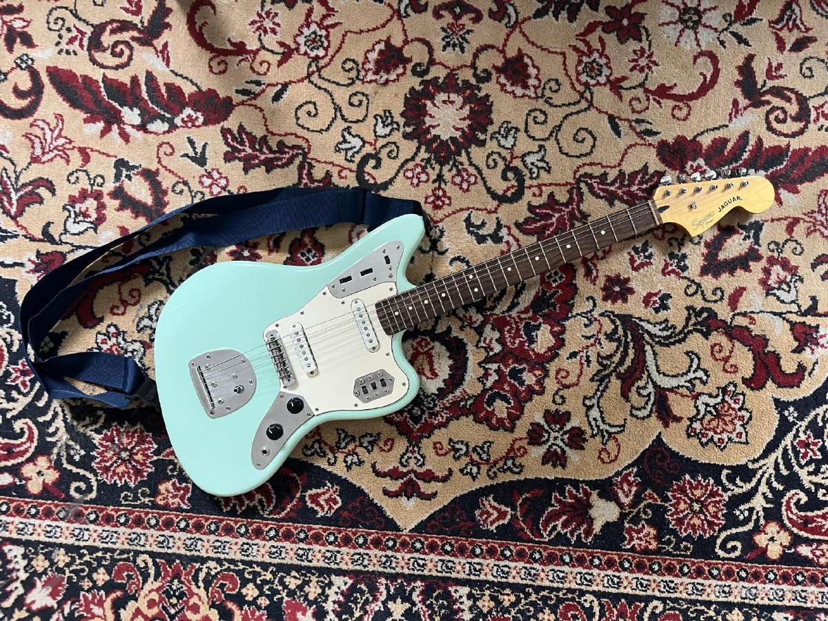 Fender squier jaguar