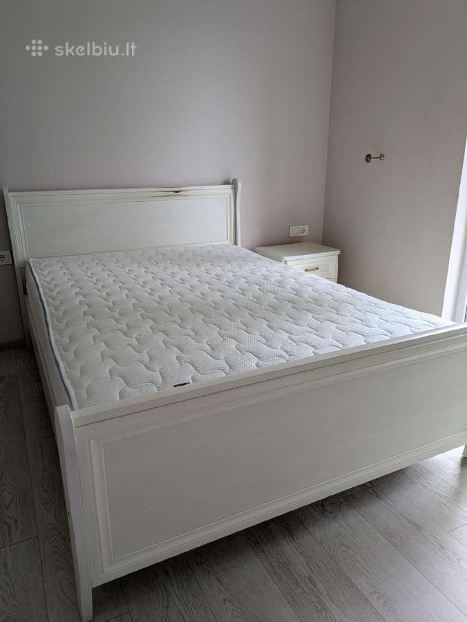 Lova 140x200 cm + spintelė