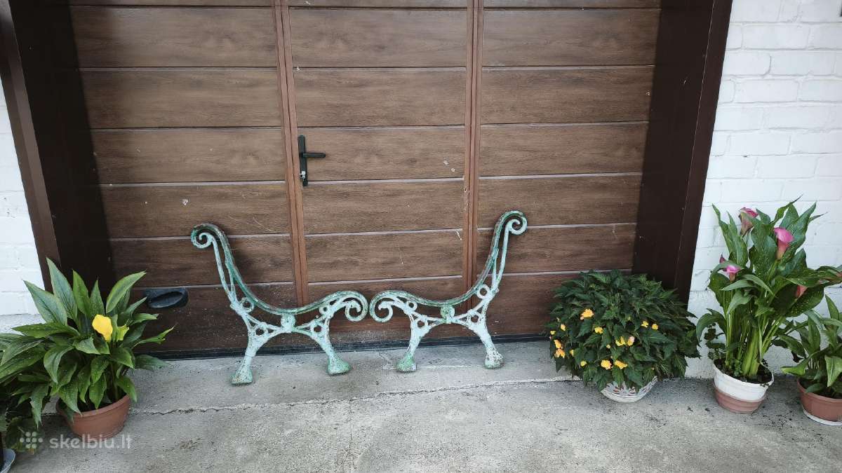 Špižinės suoliuko kojos
