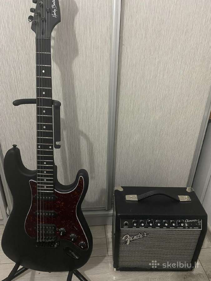 Elektrinė gitara su stiprintuvu