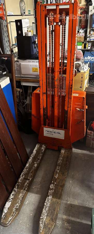Elektrinis 12v palečių keltuvas B69