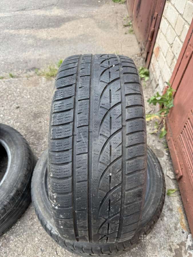 Atiduodamos padangos r17 2 vnt 225/45 2 vnt 215/55