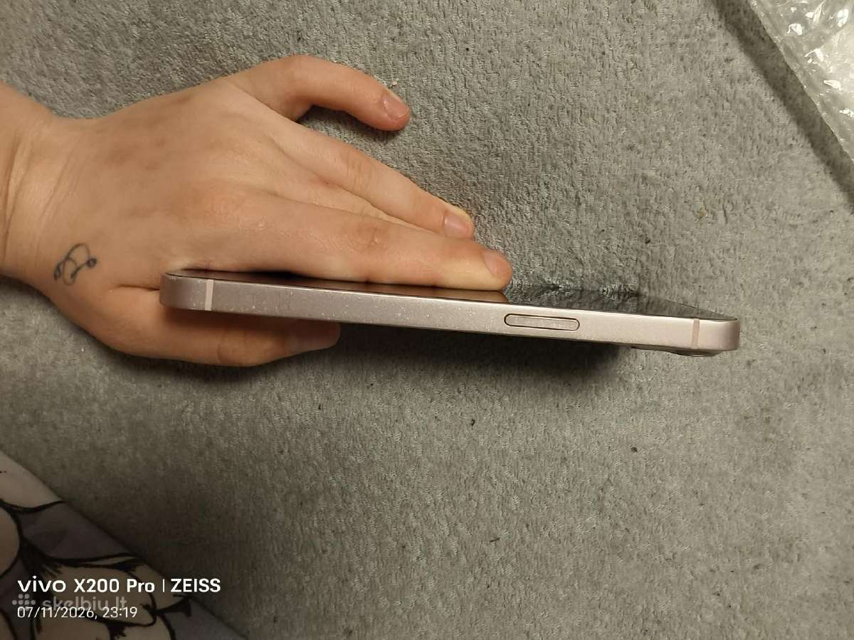iPhone 13