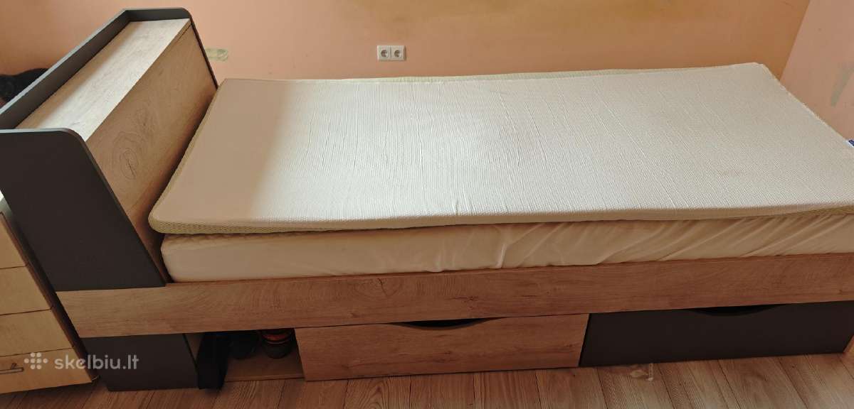 Parduodama viengulė lova su čiužiniu