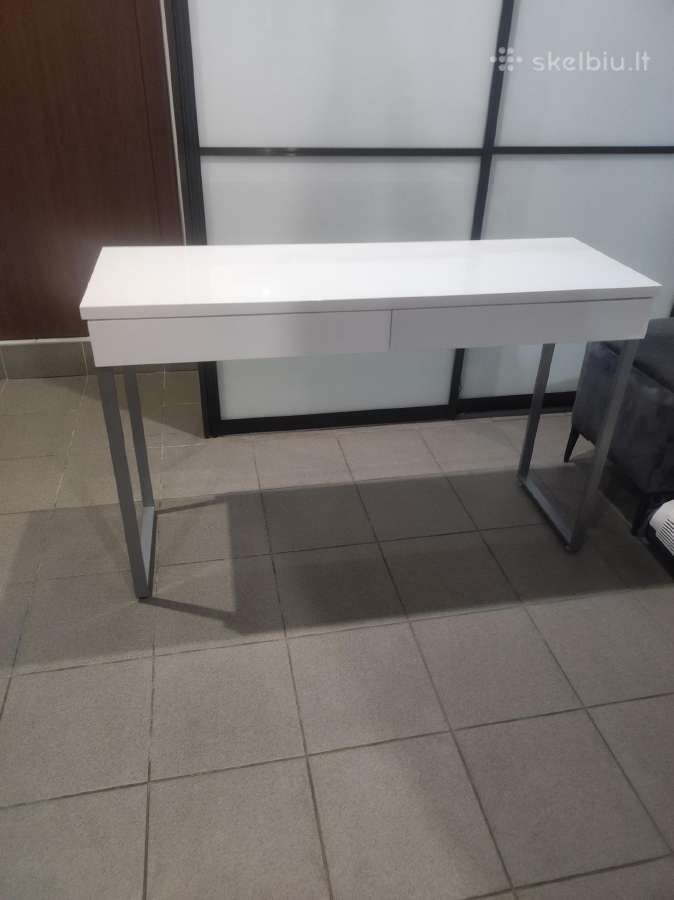Rašomas stalas