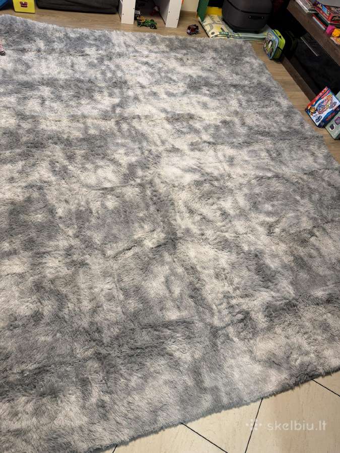 Naujas pilkas kilimas 300x200