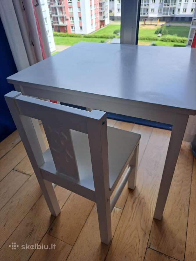 Ikea vaikiškas staliukas su kėde