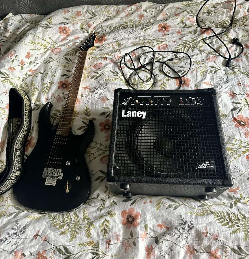 Elektrinė gitara su Laney Lx35 stiprintuvu