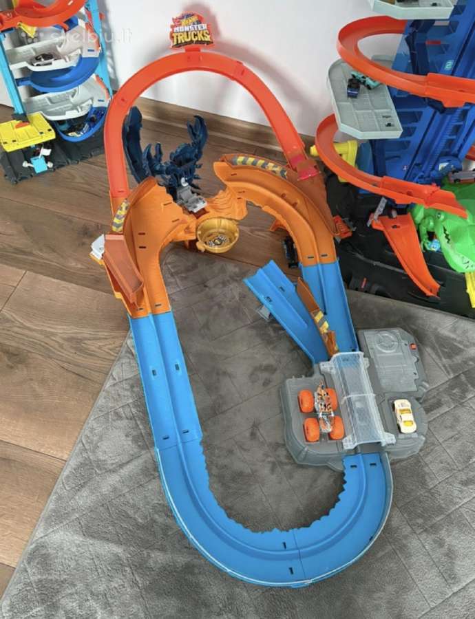 Automatine elektrine trasa hot wheels skorpionas