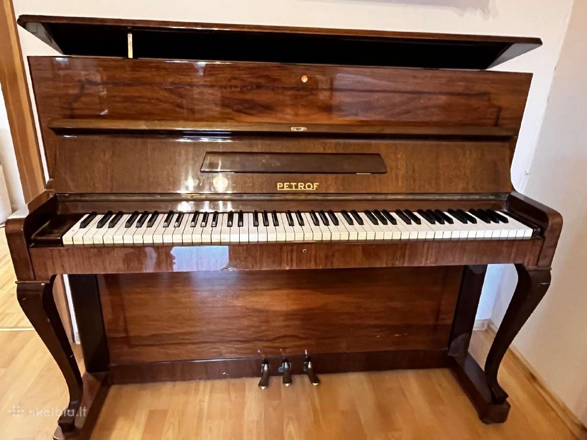 Petrof pianinas