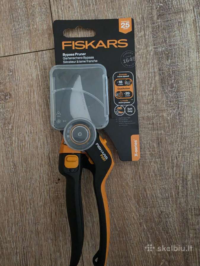Parduodu fiskars P961 ir P981