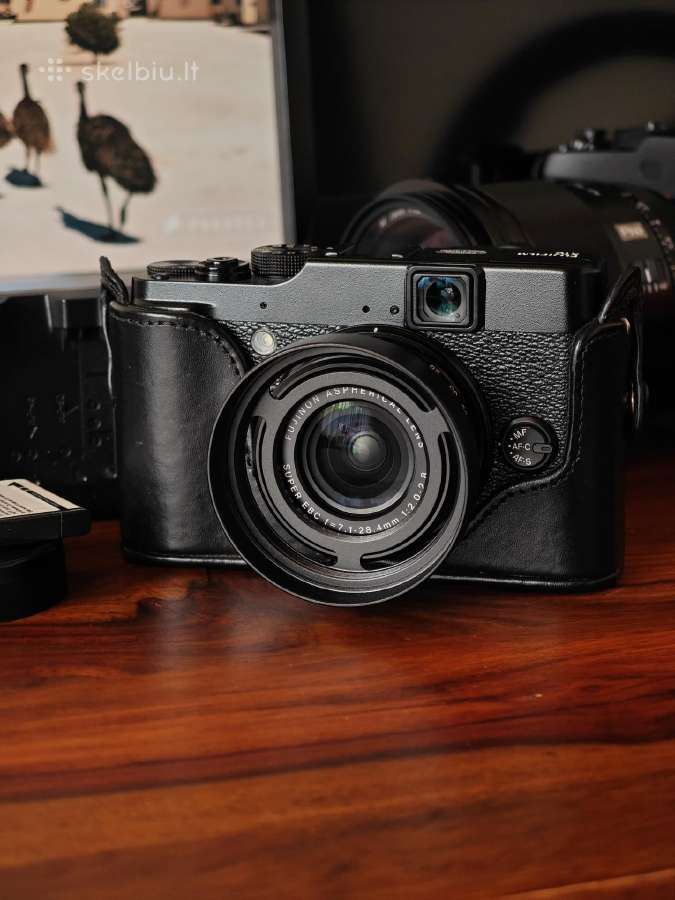 Fujifilm X10