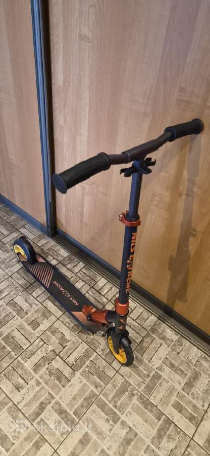 Paspirtukas Nils Extreme