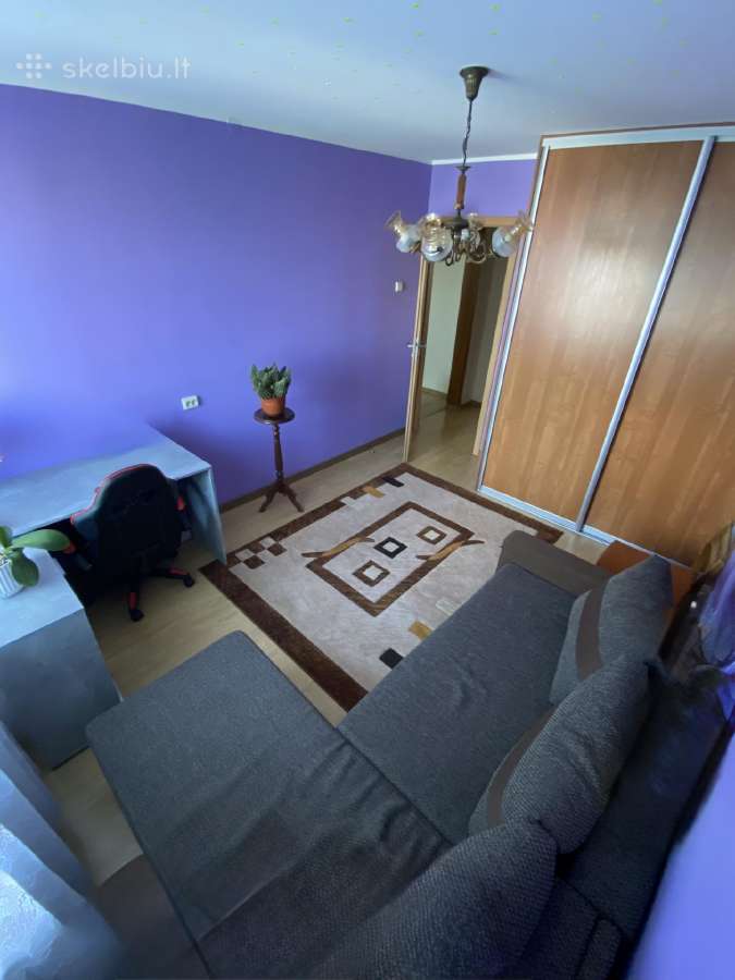 Nuomojamas 1k trijų kambarių bute