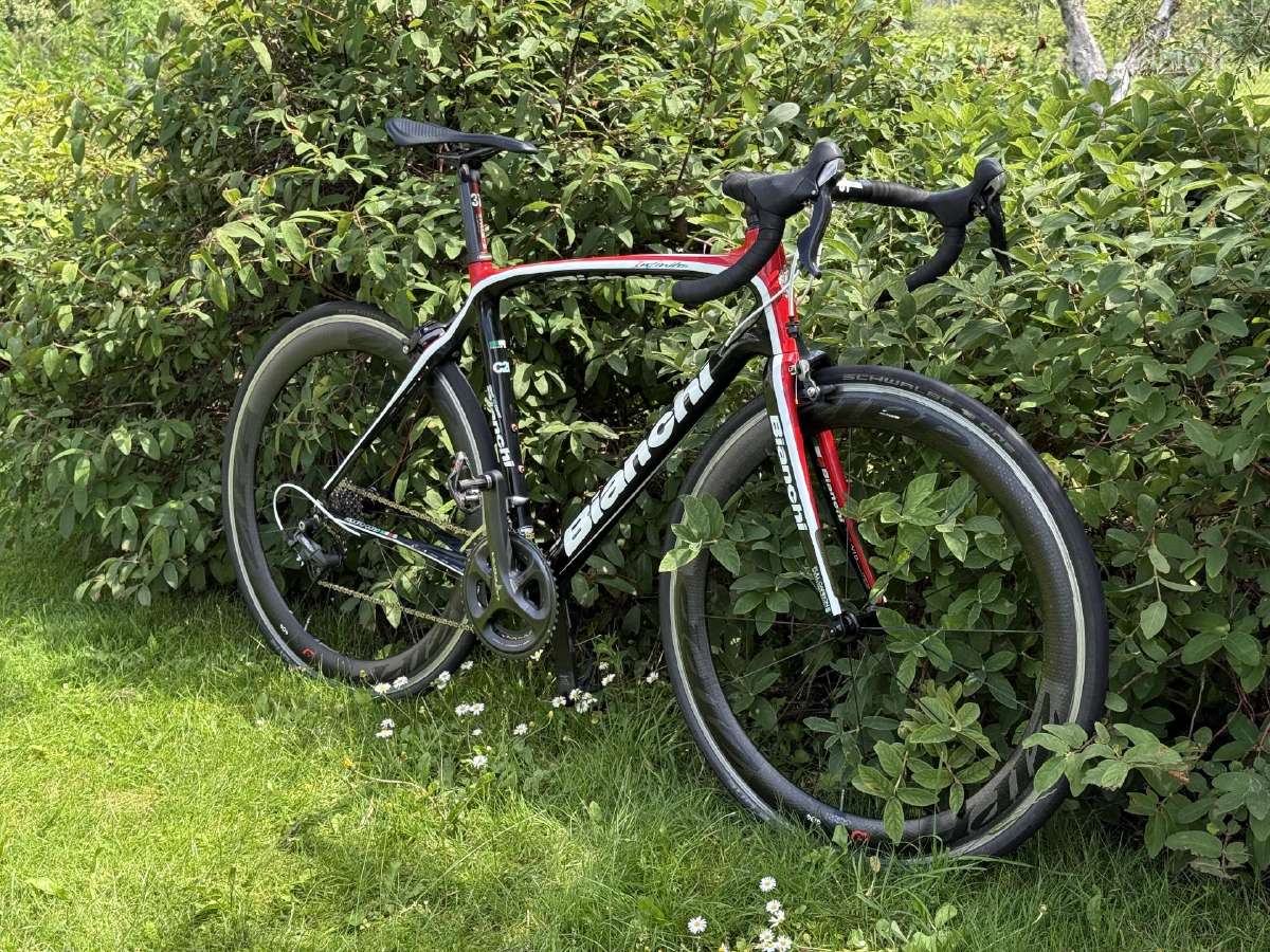 Bianchi Infinito carbon plento M dviratis 54