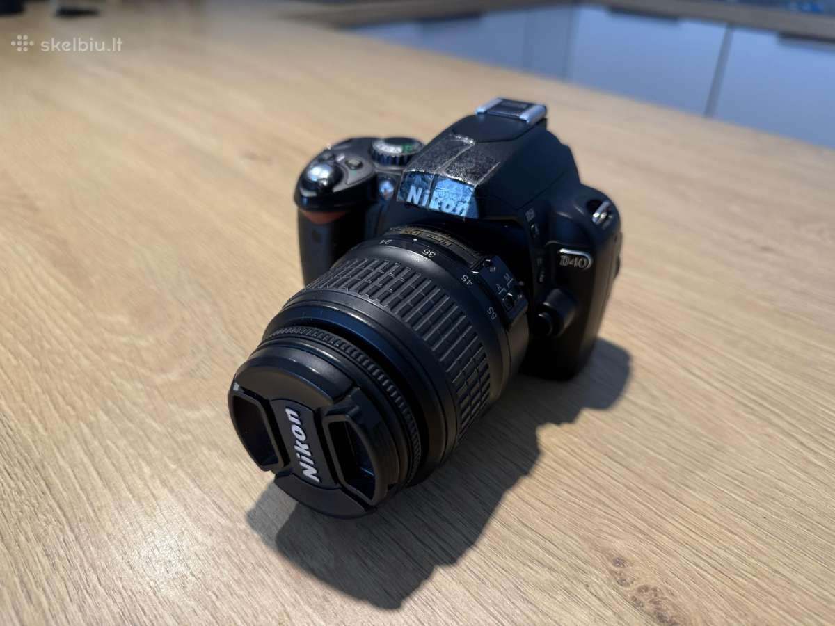 Nikon D40 su 18-55 objektyvu