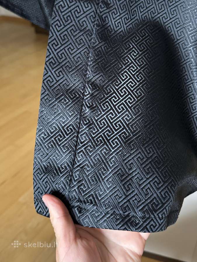 Juodas japoniško stiliaus kimono - nuotraukos Nr. 6