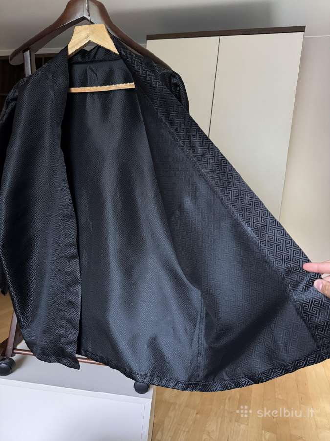 Juodas japoniško stiliaus kimono - nuotraukos Nr. 7