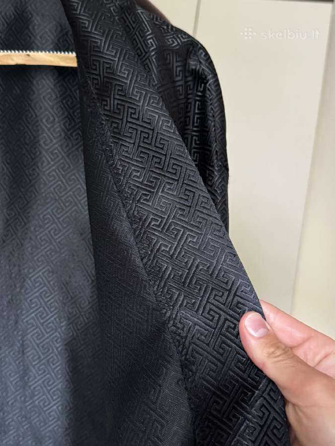 Juodas japoniško stiliaus kimono - nuotraukos Nr. 10