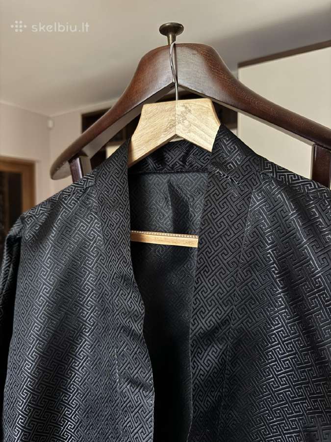 Juodas japoniško stiliaus kimono - nuotraukos Nr. 11