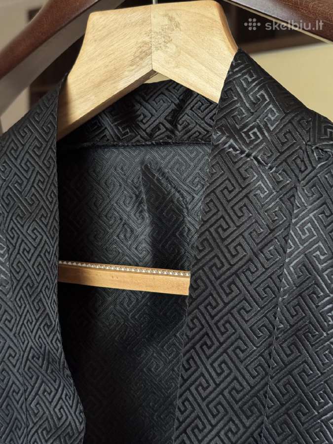 Juodas japoniško stiliaus kimono - nuotraukos Nr. 12