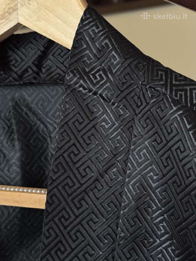 Juodas japoniško stiliaus kimono - nuotraukos Nr. 13