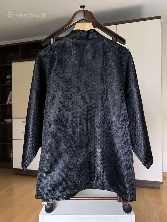 Juodas japoniško stiliaus kimono - nuotraukos Nr. 14