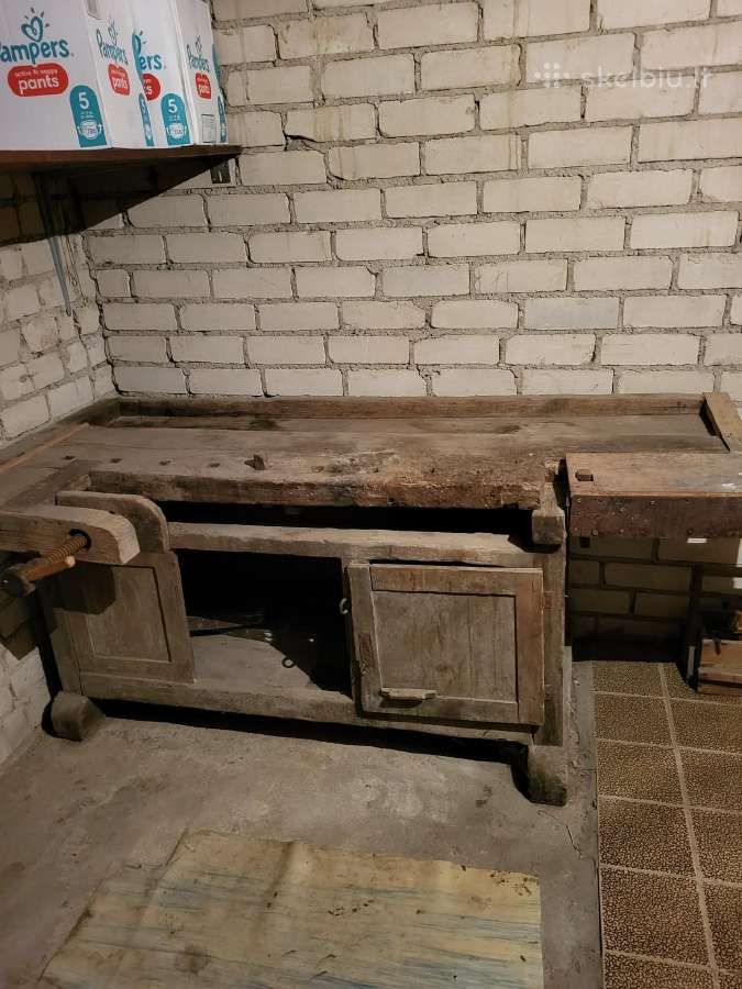 Staliaus senovinis darbastalis ir priedai