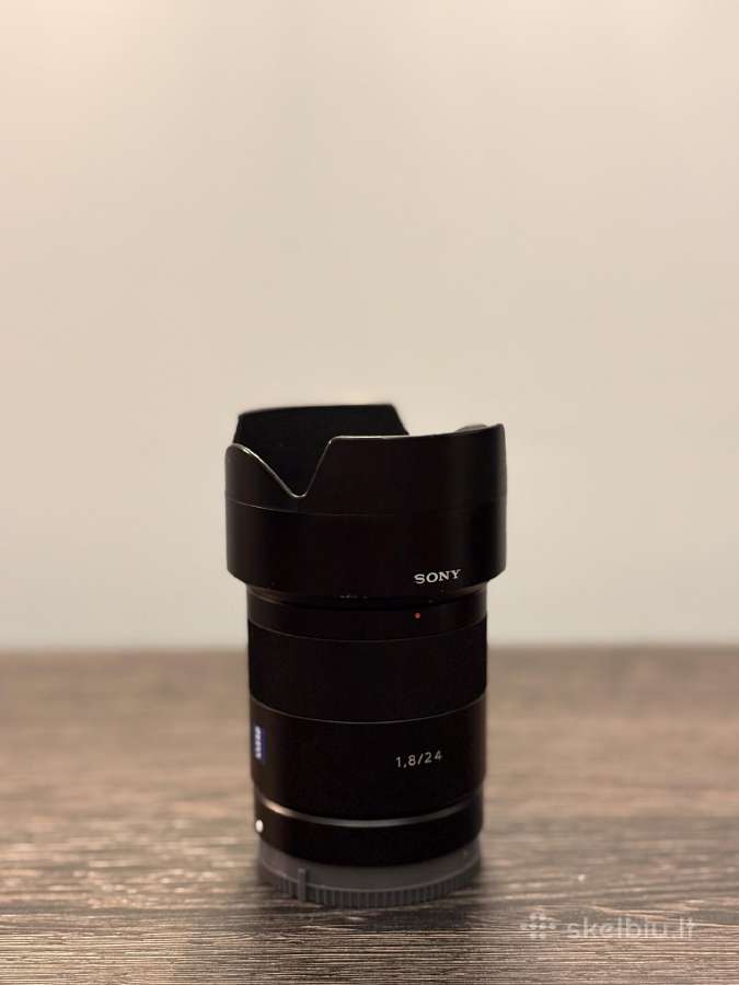 Zeiss Sonnar T* 24mm f/1.8 Za Objektyvas