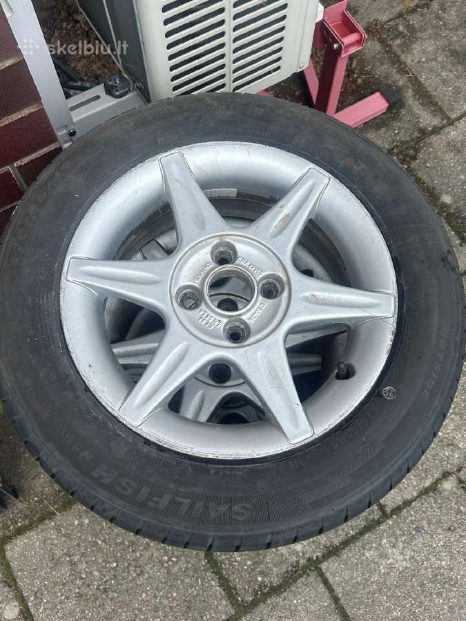 Toyota yaris ratai iki 2005