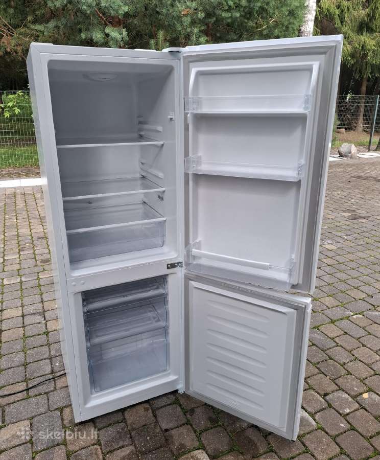 Šaldytuvas su apatiniu šaldikliu „Hisense Rb224d4b