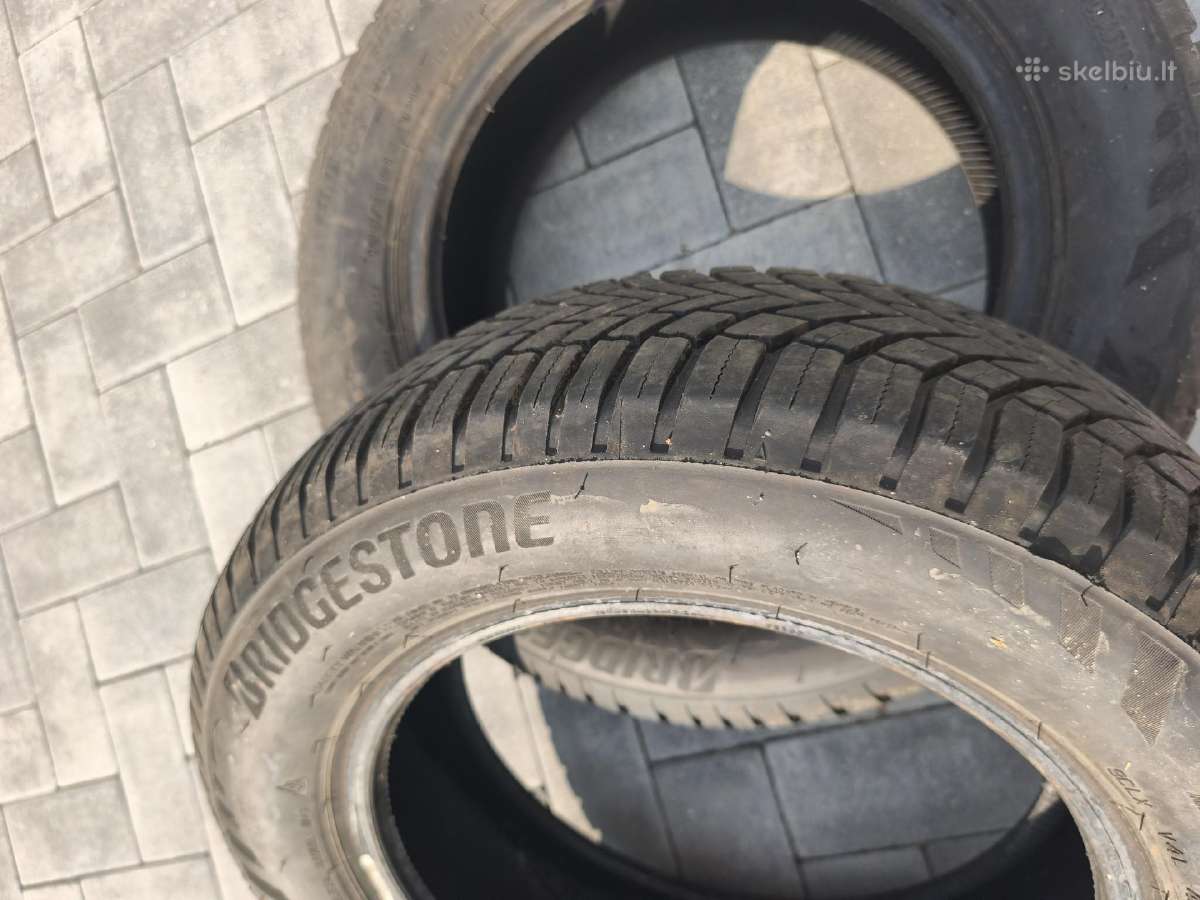 Keturios Bridgestone universalios padangos