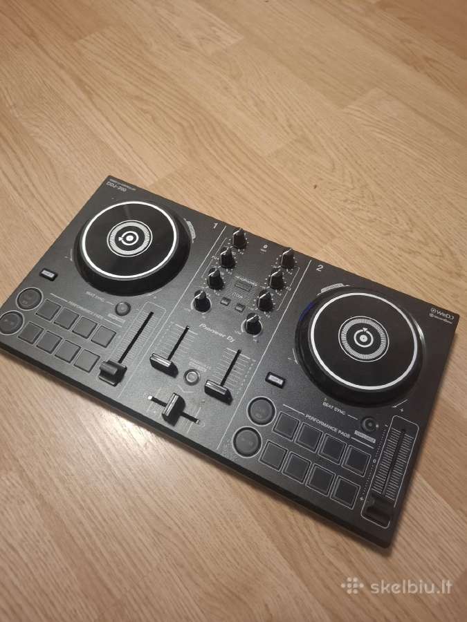 Parduodamas dj pultas