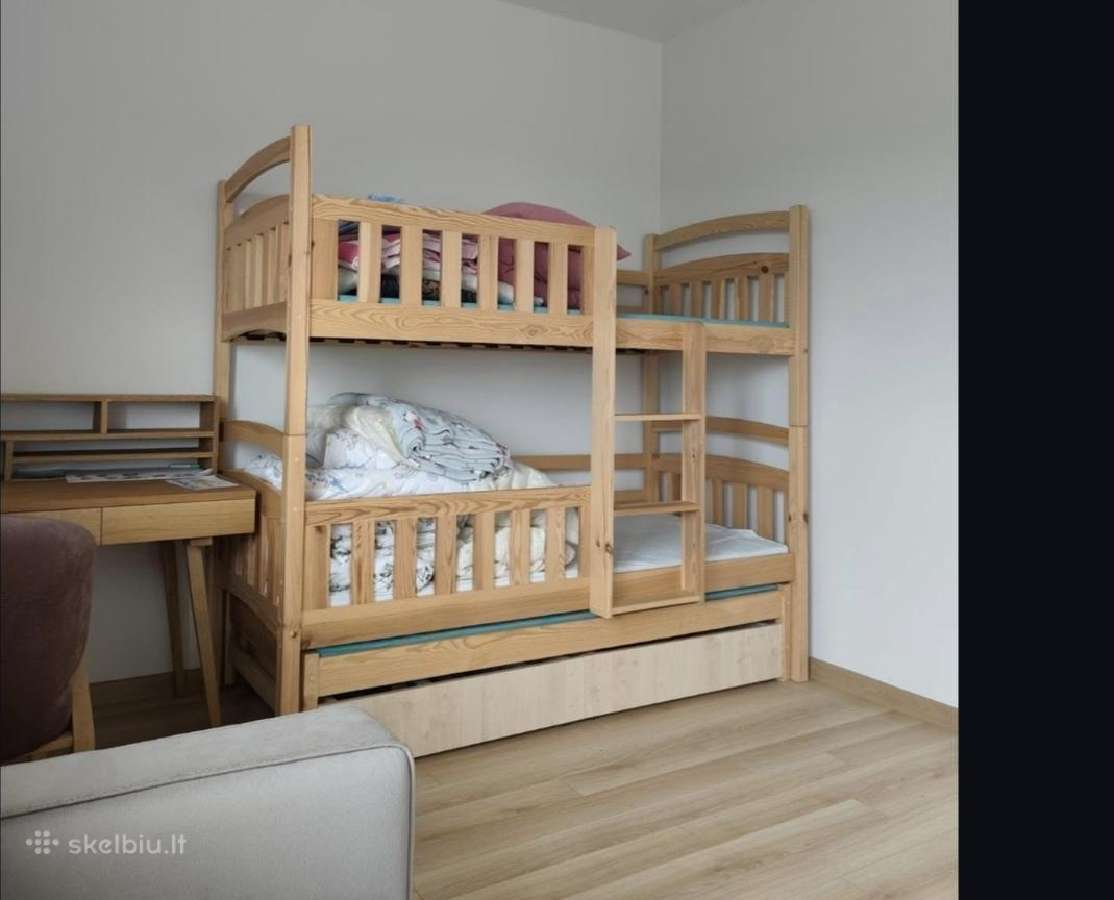 Dviaukštė trivietė lova