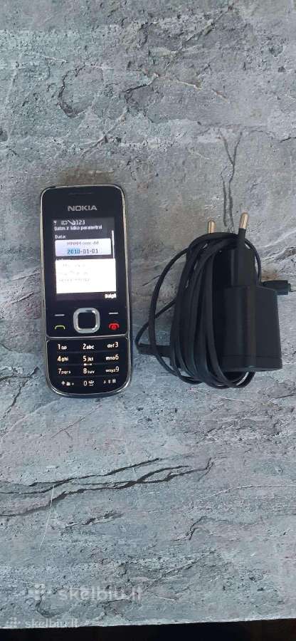 Nokia 2700c-2 su pakrovėju-7eur,veikiantis