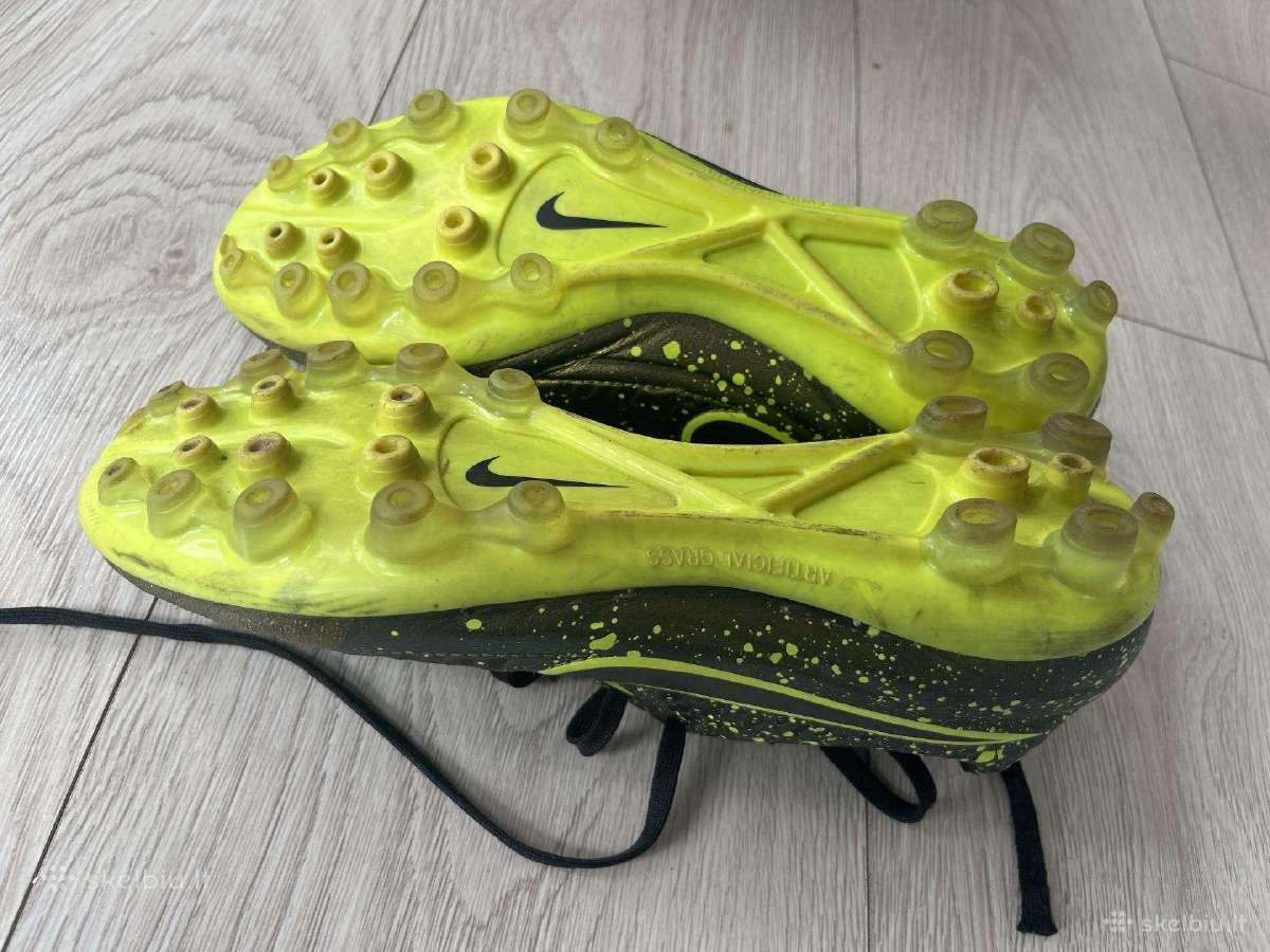 Futbolo bateliai Nike - nuotraukos Nr. 3