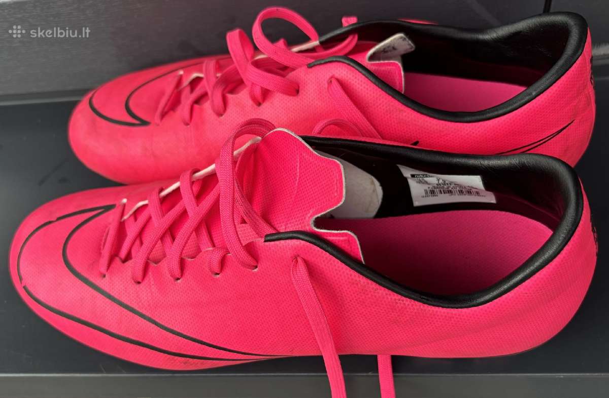 Futbolo bateliai Nike
