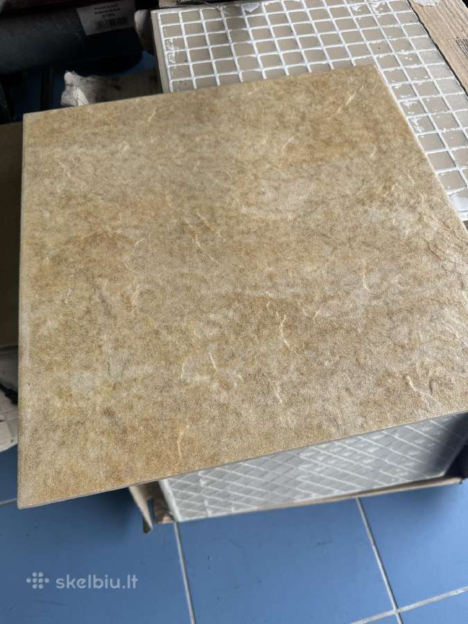 Parduodamas keramikiniu plyteliu likutis