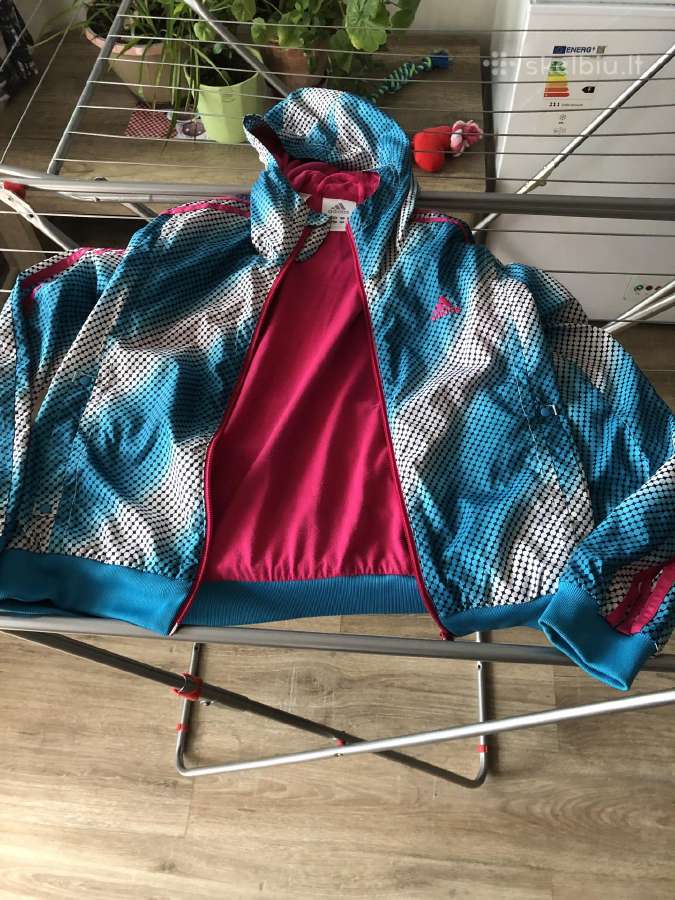 Adidas bliuzonas