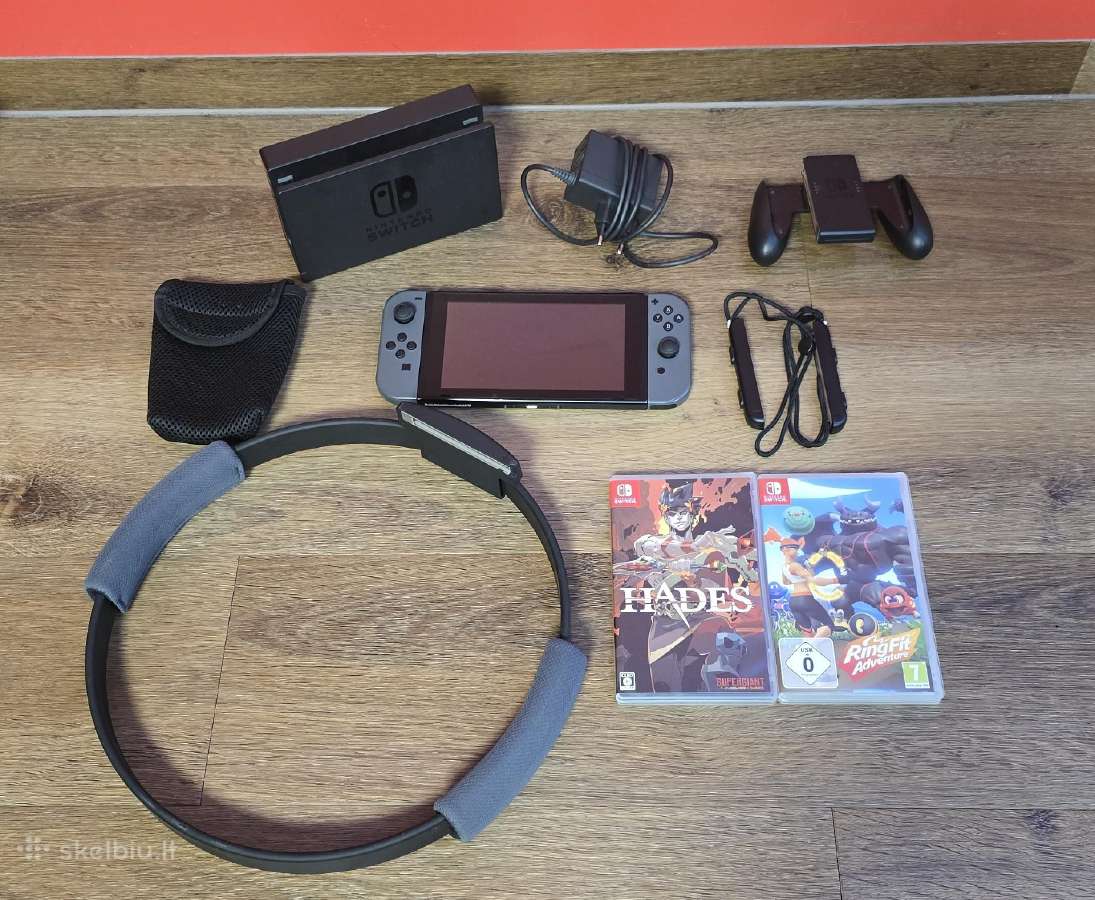 Nintendo Switch žaidimų konsolė su priedais