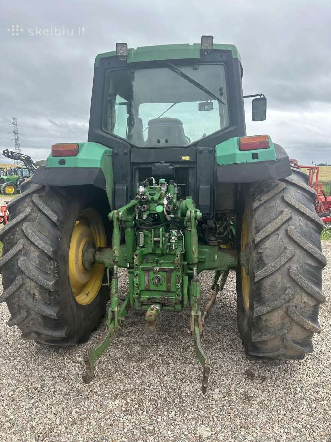 Traktorius john deere 6810 su krautuvu - nuotraukos Nr. 8