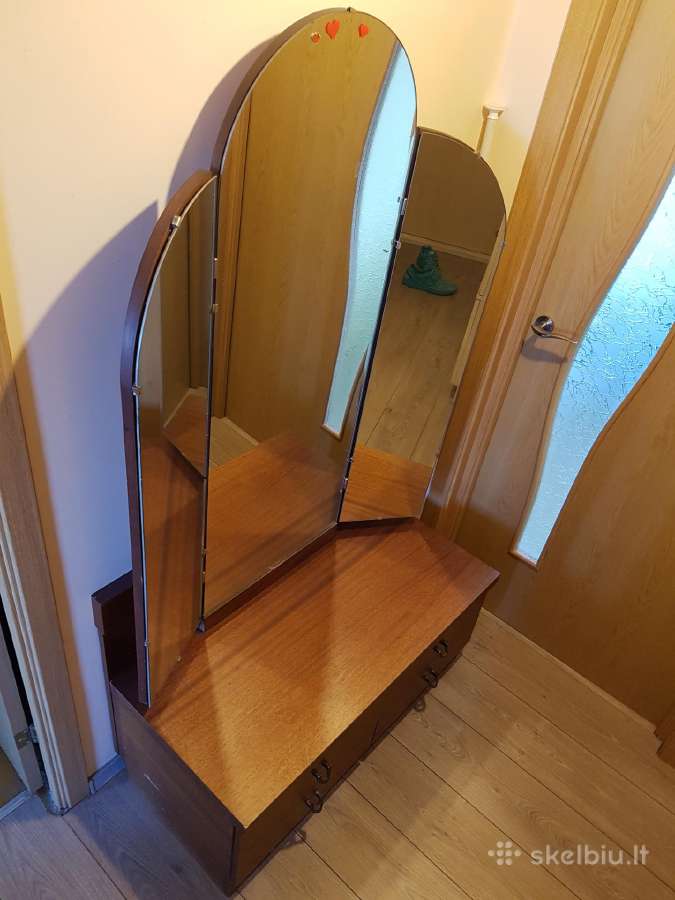 Spintelė Komoda su Veidrodžiu