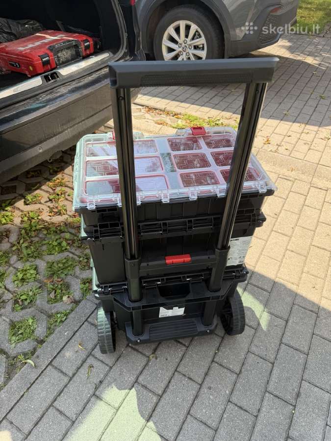 Įrankių dėžės ant ratuku