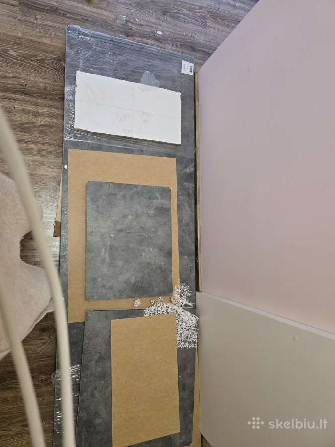 Stalviršį atiduosiu nemokamai, likusius 185 cm.
