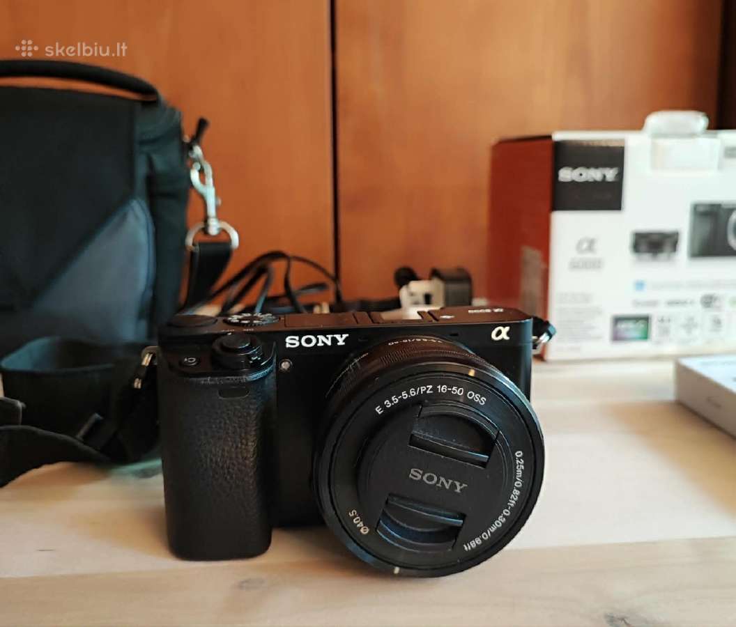 Parduodamas Sony A6000 fotoaparatas