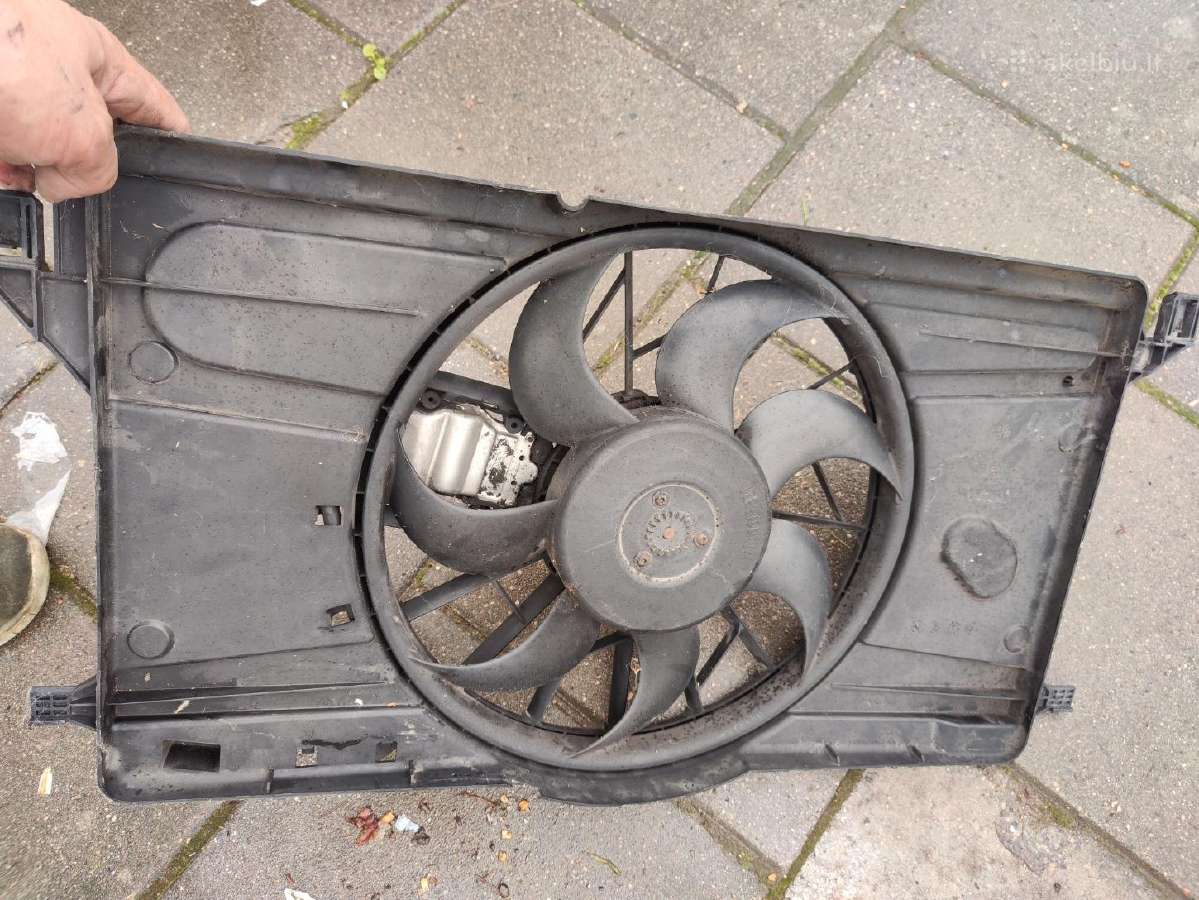 Radiatoriaus ventiliatorius Volvo V50 2.0 dyzelis