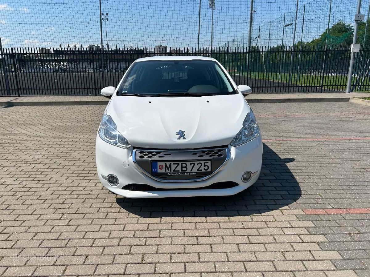Peugeot 208