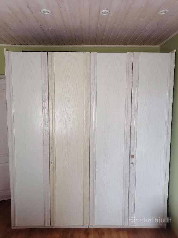 Didelė spinta ir dviguė lova po 50 eur