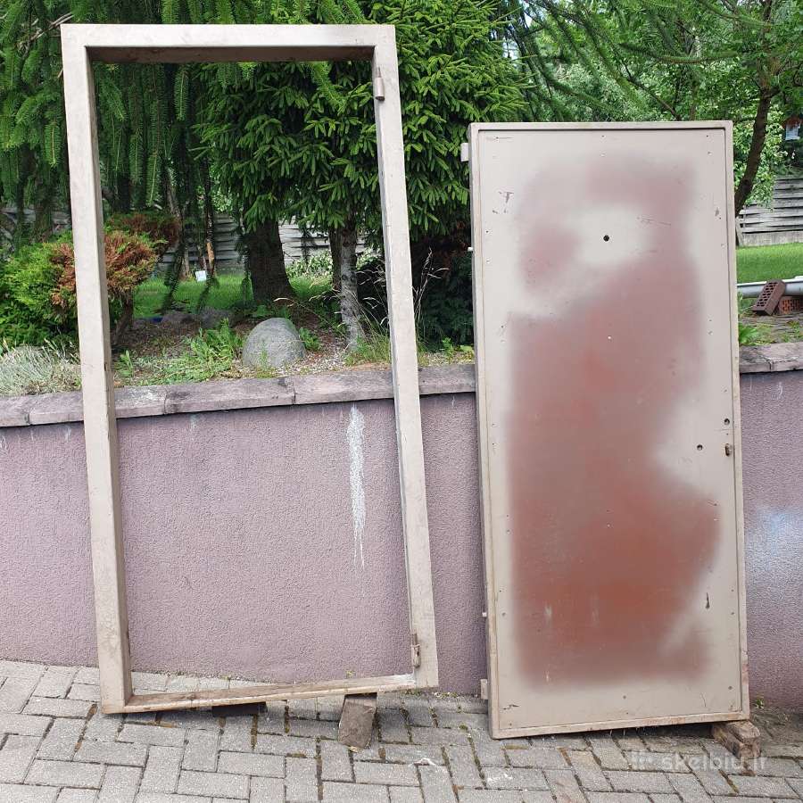 Metalinės šarvo durys