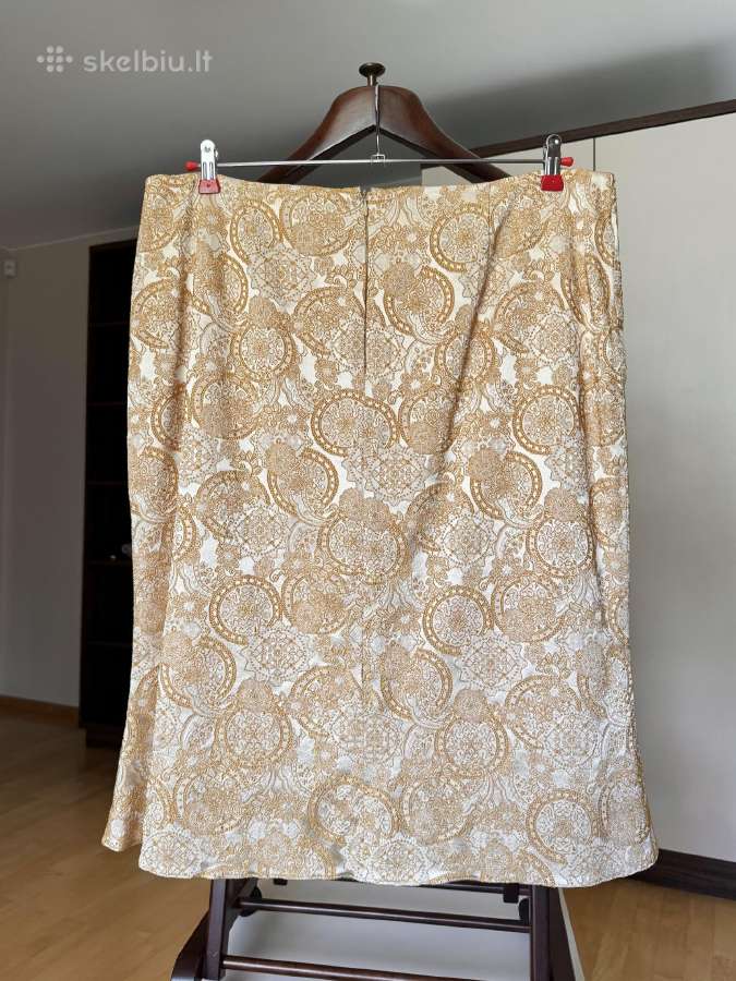 Auksinis kostiumėlis su ornamentais 46 dydis - nuotraukos Nr. 18